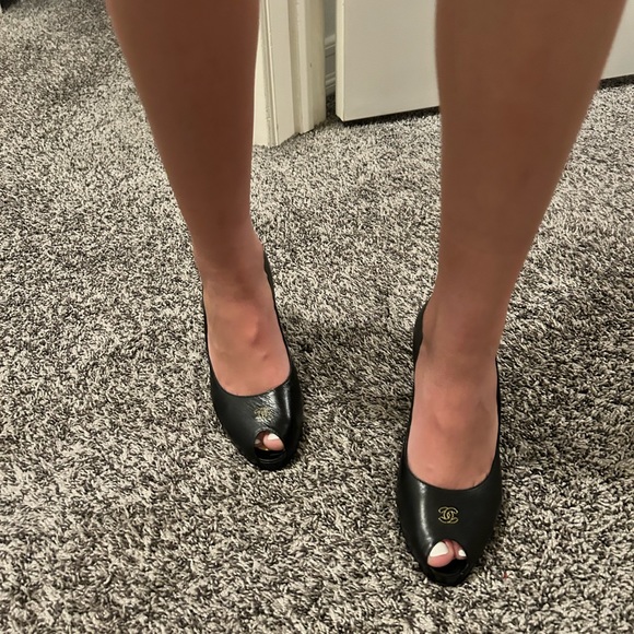 Chanel peep toe high heel leather is like butter size 38 - Picture 2 of 10